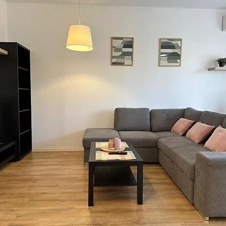 Апартаменти Style Lipatti15 With Parking Option Тімішоара